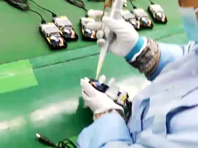 DL2.6L－1A點(diǎn)膠機(jī)應(yīng)用